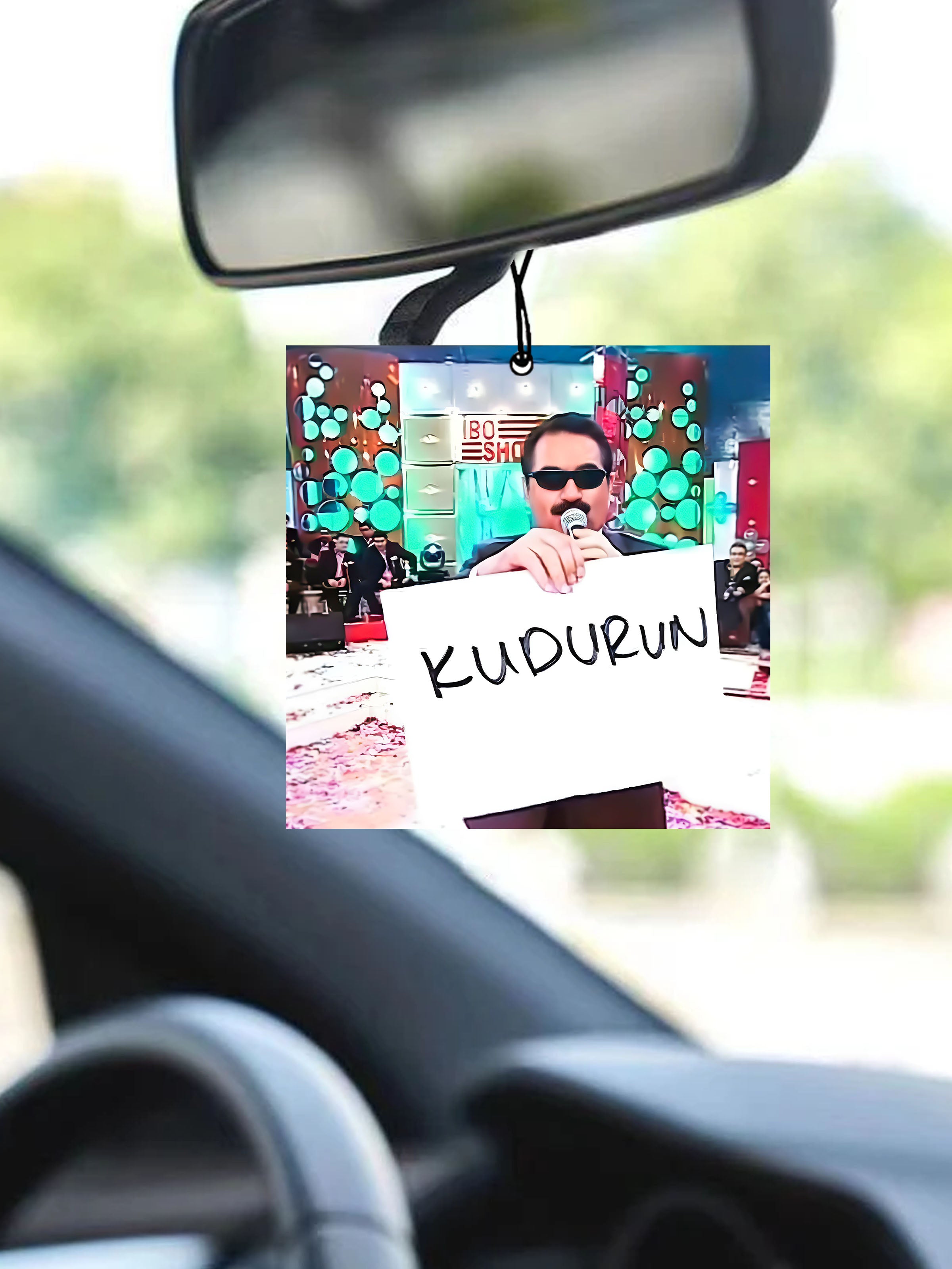 KUDURUN TASARIMLI OTO KOKUSU