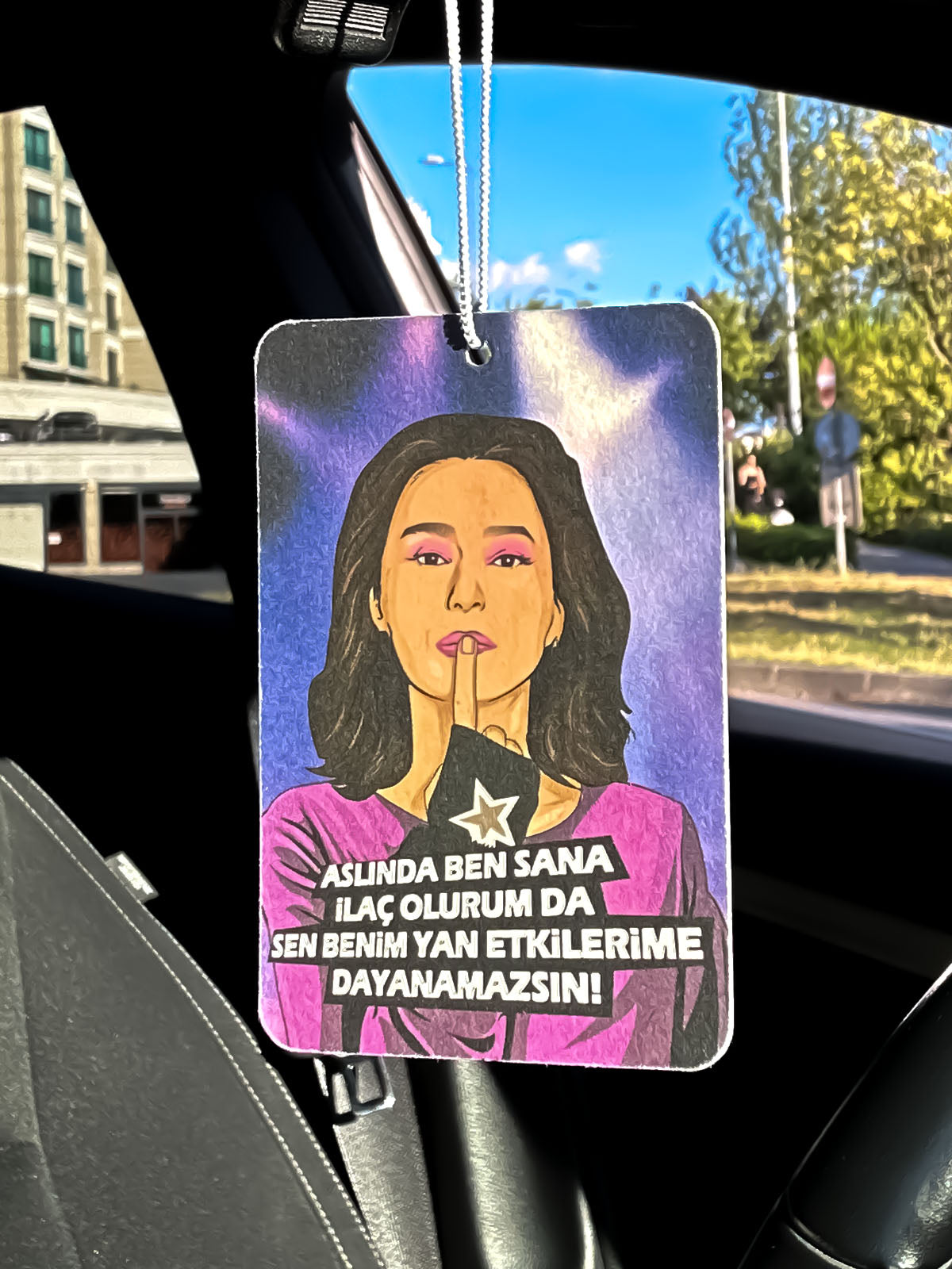 YILDIZ TİLBE TASARIMLI OTO KOKUSU