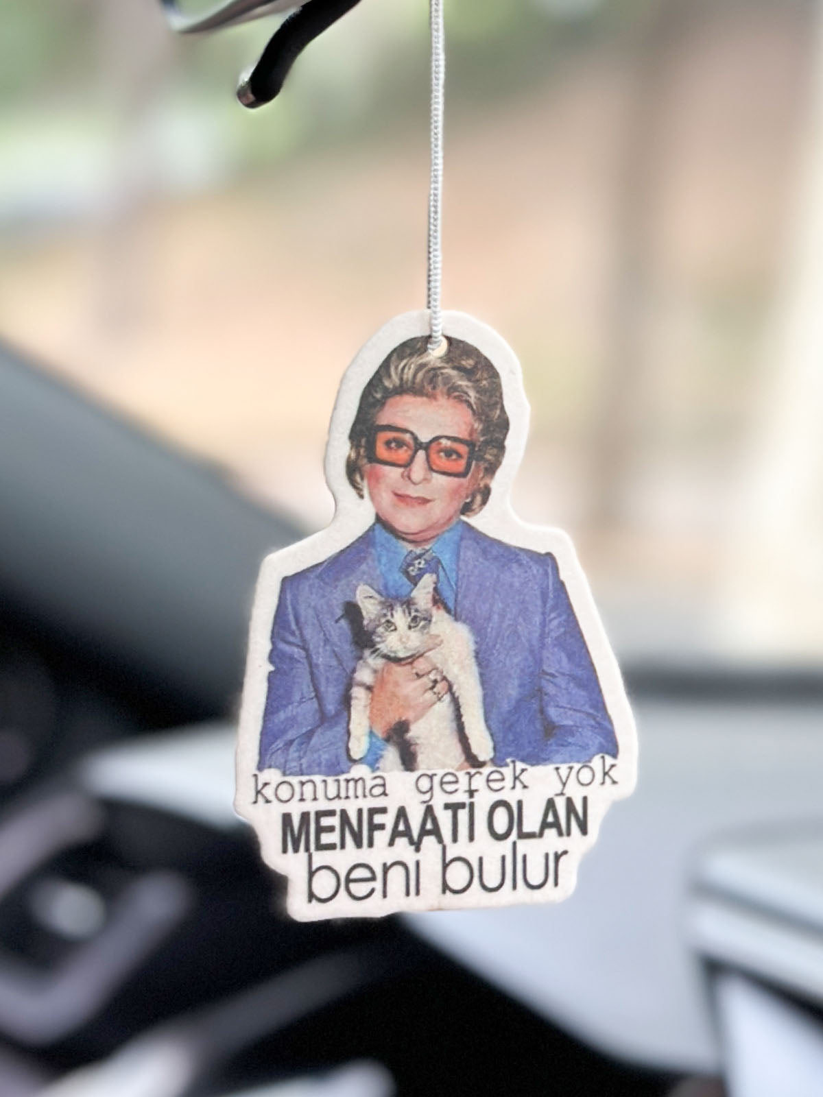 ZEKİ MÜREN TASARIMLI OTO KOKUSU